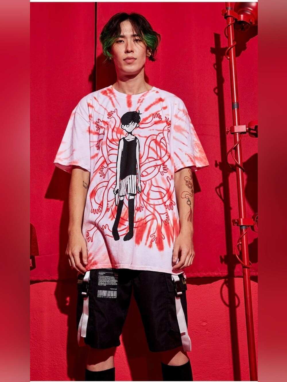 Omori  Omocat Tie-Dye Red Hands Graphic Shirt Size S